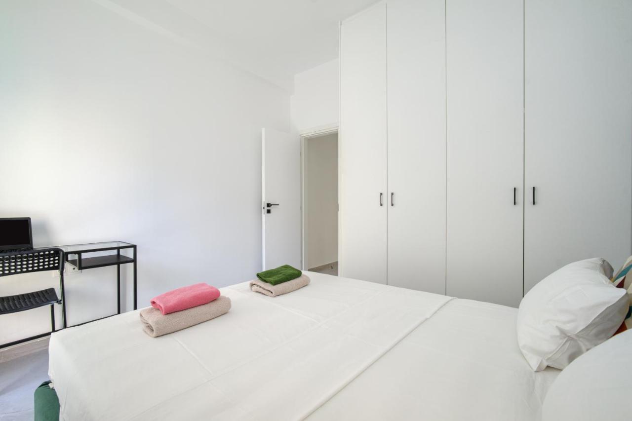 Majestic Flat With Huge Terrace In The City Center Athena Bagian luar foto